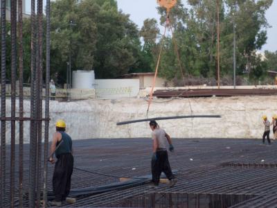 آرماتور بندی و اجرای فونداسیون بهکیش مارینا